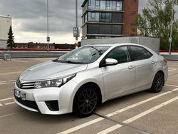 Grau Gebraucht 2013 Toyota Avensis Limousine | 13.500 €