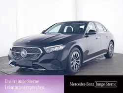 Schwarz obsidianschwarz Gebraucht 2024 Mercedes E200 Avantgarde Limousine | 46.480 € (Fairer Preis)