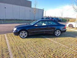 Blau Gebraucht 2002 Mercedes CLK320 Elegance Coupé | 3.499 € (Fairer Preis)