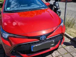Rot Gebraucht 2022 Toyota Corolla Hybrid Active Kombi | 23.000 € (Fairer Preis)