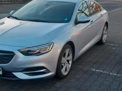 Silber Gebraucht 2017 Opel Insignia Limousine | 13.800 € (Fairer Preis)