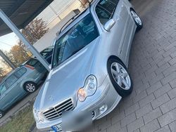 Silber Gebraucht 2005 Mercedes C220 Avantgarde Kombi | 4.141 € (Etwas zu teuer)
