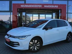 Pure white Gebraucht 2024 VW Golf VIII Goal Limousine | 29.980 €