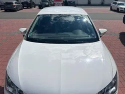 Weiß Gebraucht 2016 Seat Leon CONNECT Limousine | 8.900 € (Guter Preis)