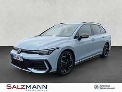 Blau Gebraucht 2025 VW Golf VIII Limousine | 39.989 €