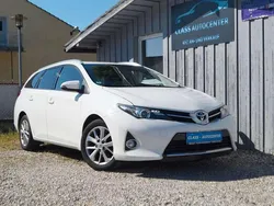 Super white 2 Gebraucht 2013 Toyota Auris Life+ Kombi | 9.950 € (Fairer Preis)