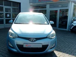 Blau Gebraucht 2013 Hyundai i20 Edition Limousine | 6.845 € (Teuer)
