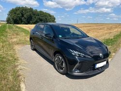 Schwarz Gebraucht 2023 MG MG4 EV Luxury Kleinwagen | 18.900 € (Fairer Preis)