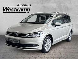 Ivory silver metallic Gebraucht 2024 VW Touran Highline Van / Kleinbus | 39.730 € (Teuer)