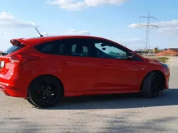 Rot Gebraucht 2017 Ford Focus ST-Line Limousine | 8.000 € (Guter Preis)