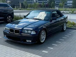 Blau Gebraucht 1995 BMW 318 Cabriolet M Sport Cabrio | 4.700 €