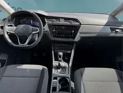 Grau Gebraucht 2024 VW Touran Van / Kleinbus | 29.749 € (Guter Preis)