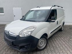 Weiß Gebraucht 2016 Opel Combo Van / Kleinbus | 6.999 €