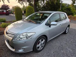 Silber Gebraucht 2010 Toyota Auris Kleinwagen | 6.500 € (Fairer Preis)