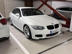 Weiß Gebraucht 2011 BMW 335 Cabriolet M Performance Cabrio | 21.000 € (Etwas zu teuer)