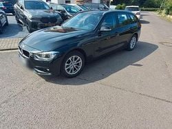 Schwarz Gebraucht 2019 BMW 320 Sport Line Kombi | 15.500 € (Superpreis)
