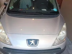 Silber Gebraucht 2008 Peugeot 1007 Kleinwagen | 1.200 €
