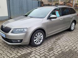 Silber Gebraucht 2016 Skoda Octavia Style Kombi | 9.700 € (Fairer Preis)