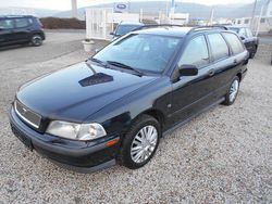 Schwarz metallic Gebraucht 1999 Volvo V40 Kombi | 2.200 € (Fairer Preis)