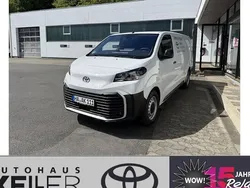 Weiß Gebraucht 2024 Toyota Proace Van | 32.690 € (Teuer)