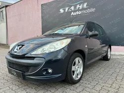 Grau Gebraucht 2011 Peugeot 206+ Kleinwagen | 3.990 € (Etwas zu teuer)