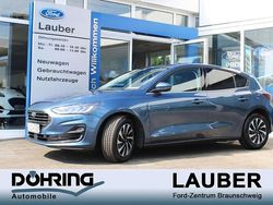 Chromablau Gebraucht 2024 Ford Focus Titanium Limousine | 21.475 € (Guter Preis)