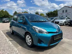 Reflex turquoise Gebraucht 2014 Toyota Yaris Hybrid Life Limousine | 12.499 € (Fairer Preis)