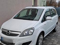 Weiß Gebraucht 2012 Opel Zafira Family Van / Kleinbus | 3.500 € (Superpreis)