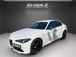 Weiß Gebraucht 2022 Alfa Romeo Giulia Estrema Limousine | 39.990 € (Fairer Preis)