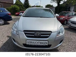 Silber Gebraucht 2009 Kia Ceed 4 Limousine | 3.650 € (Guter Preis)