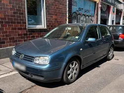 Blau Gebraucht 2003 VW Golf IV Kleinwagen | 700 € (Guter Preis)