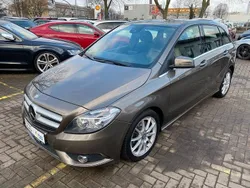 Grau Gebraucht 2014 Mercedes B220 Sport Van / Kleinbus | 13.990 € (Fairer Preis)