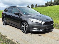 Grau Gebraucht 2015 Ford Focus Trend Kombi | 5.750 € (Fairer Preis)