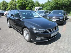 Deep black (metallic) Gebraucht 2022 VW Passat R-line Kombi | 22.988 € (Fairer Preis)