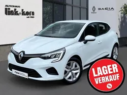 Weiß Gebraucht 2021 Renault Clio V SE Limousine | 13.390 € (Fairer Preis)