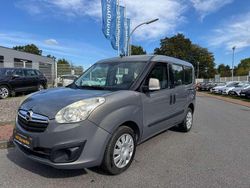 Grau Gebraucht 2012 Opel Combo Edition Van / Kleinbus | 5.990 € (Fairer Preis)