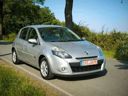 Platingrau Gebraucht 2011 Renault Clio III Dynamique Kleinwagen | 2.900 € (Guter Preis)