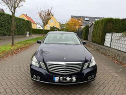 Blau Gebraucht 2010 Mercedes E200 Elegance Limousine | 5.750 € (Guter Preis)