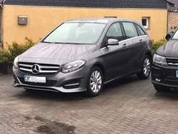 Grau Gebraucht 2018 Mercedes B180 Van / Kleinbus | 16.400 € (Fairer Preis)