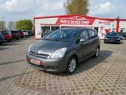 Grau Gebraucht 2006 Toyota Corolla Verso Van / Kleinbus | 3.980 € (Guter Preis)