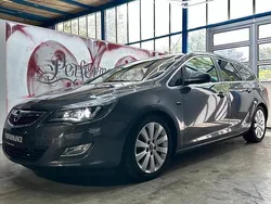 Karbongrau/technical grey Gebraucht 2012 Opel Astra Innovation Kombi | 7.999 € (Etwas zu teuer)