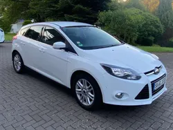 Weiß Gebraucht 2014 Ford Focus Titanium Limousine | 8.250 € (Fairer Preis)