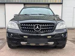 Schwarz Gebraucht 2007 Mercedes ML320 SUV | 7.500 €