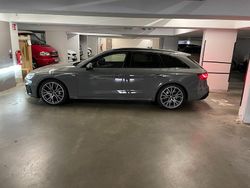 Grau Gebraucht 2020 Audi A4 Kombi | 30.000 €