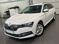 Weiß Gebraucht 2020 Skoda Superb Kombi | 20.495 € (Guter Preis)