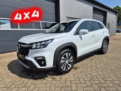 Cool white pearl metallic Neu 2025 Suzuki SX4 S-Cross Comfort+ SUV | 27.490 € (Fairer Preis)
