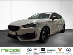 Weiß Gebraucht 2024 Cupra Leon Limousine | 24.999 €