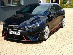 Schwarz Gebraucht 2022 Kia ProCeed GT Kleinwagen | 27.000 € (Fairer Preis)