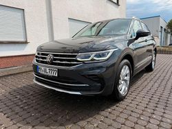 Grau Gebraucht 2022 VW Tiguan Elegance SUV | 23.800 € (Guter Preis)