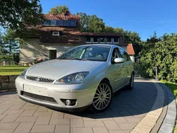 Silber Gebraucht 2003 Ford Focus ST Limousine | 2.800 € (Guter Preis)